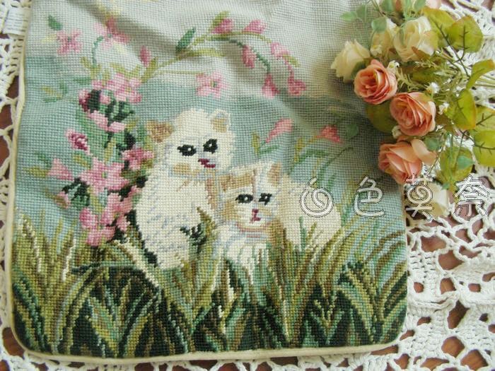 [白色莫奈]特惠草叢中的小貓寫意純新高端羊毛絨繡靠墊套/抱枕套